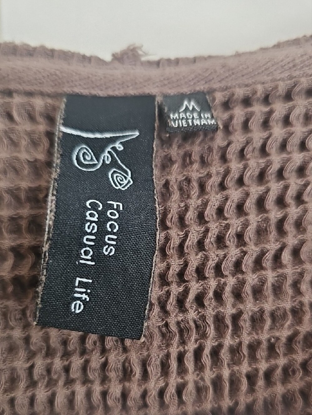 Sleeveless Hooded Button-Front Vest in Brown - Picture 2 of 5